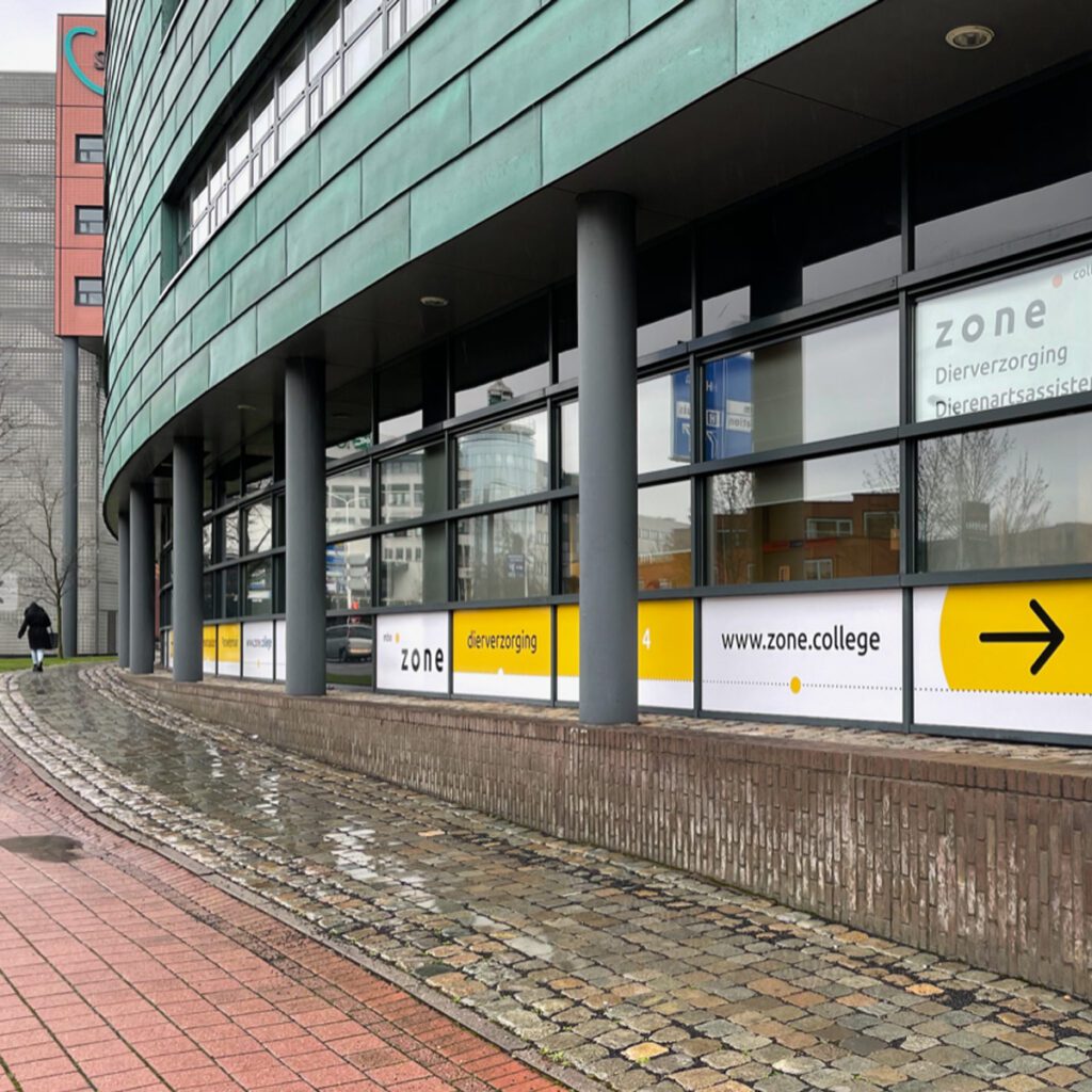 Zonecollege_signing_belettering_schoolgebouwen_buitenkant_2