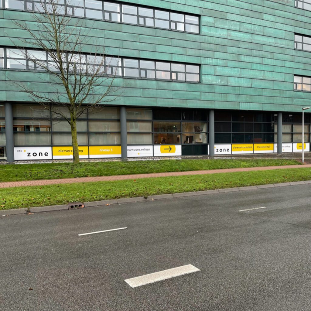Zonecollege_signing_belettering_schoolgebouwen_buitenzijde