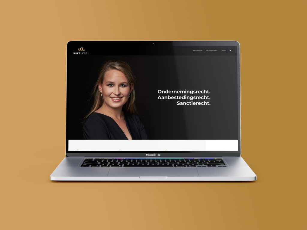 Webdesign voor Hoff Legal. Donkere en elegante uitstraling met groot een afbeelding van advocate Hanneke Hoff.